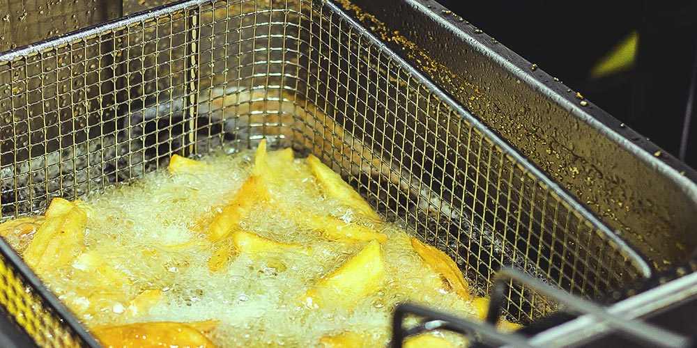 frying potato chips