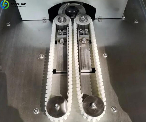sausage tying machine detail