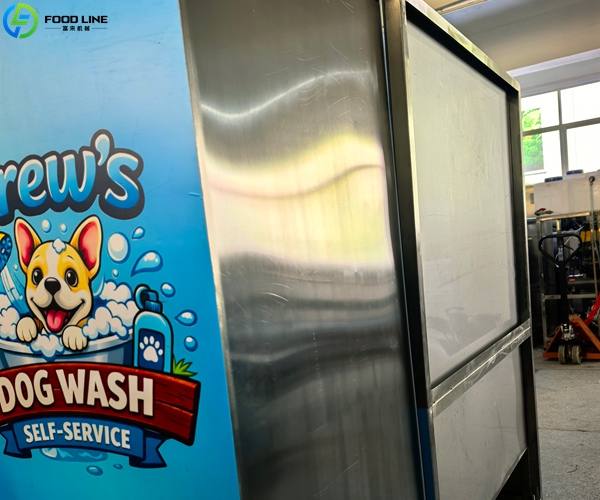 smart pet washing device back