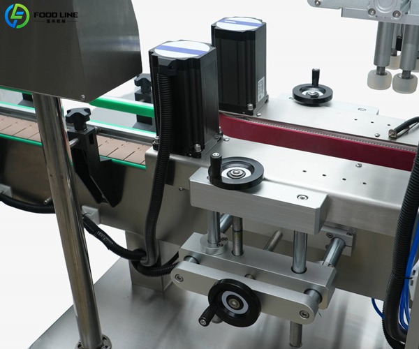 sauce capping machine detail