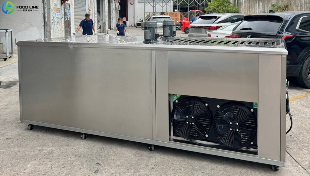 back of 1t block ice device