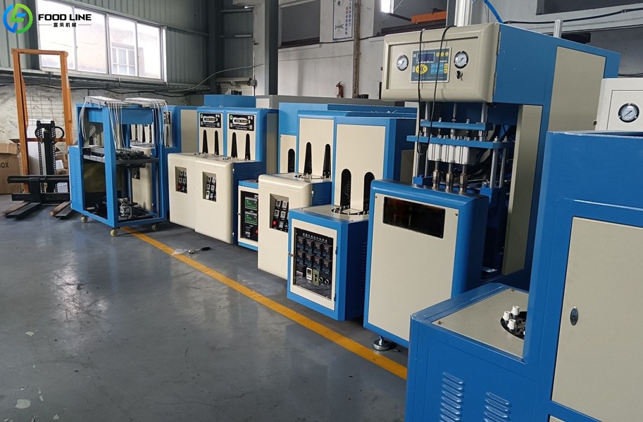 bottle blow molding device
