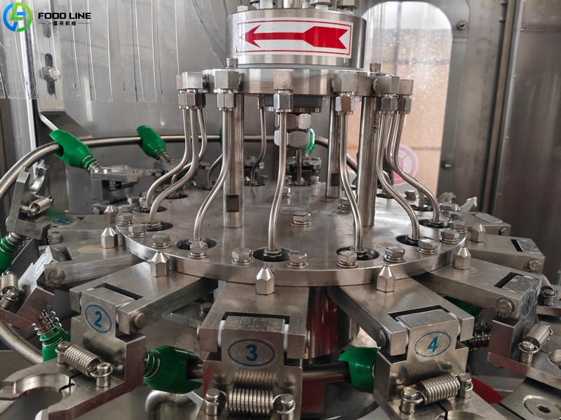 cleaning section of liquid filling device